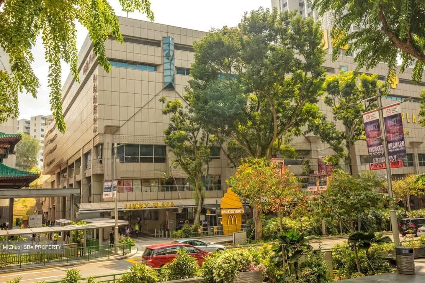 Lucky Plaza (D9), Retail #575758081